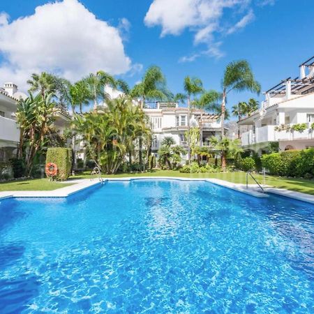 Villa 4 Bed House With Pool Walk To Puerto Banus Fast Internet à Marbellac Extérieur photo