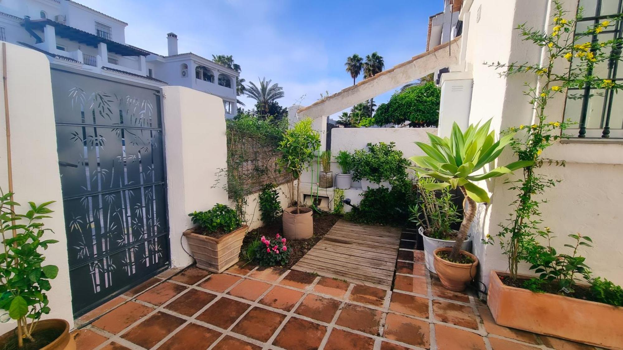 Villa 4 Bed House With Pool Walk To Puerto Banus Fast Internet à Marbellac Extérieur photo